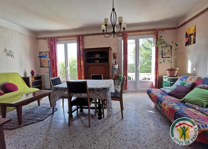 Semesterbostad Le Janabel *